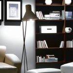 lampa stojąca z półką
